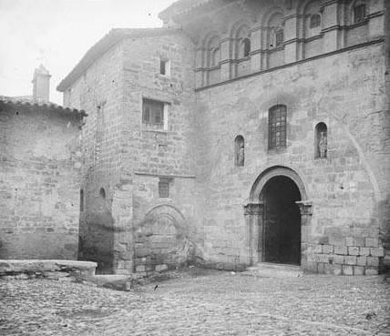 Porta de l'Església de Sant Pere de Fraga (cropped) (1)
